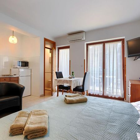 Apartment Alba - Roj157 By Interhome Ровінь Екстер'єр фото